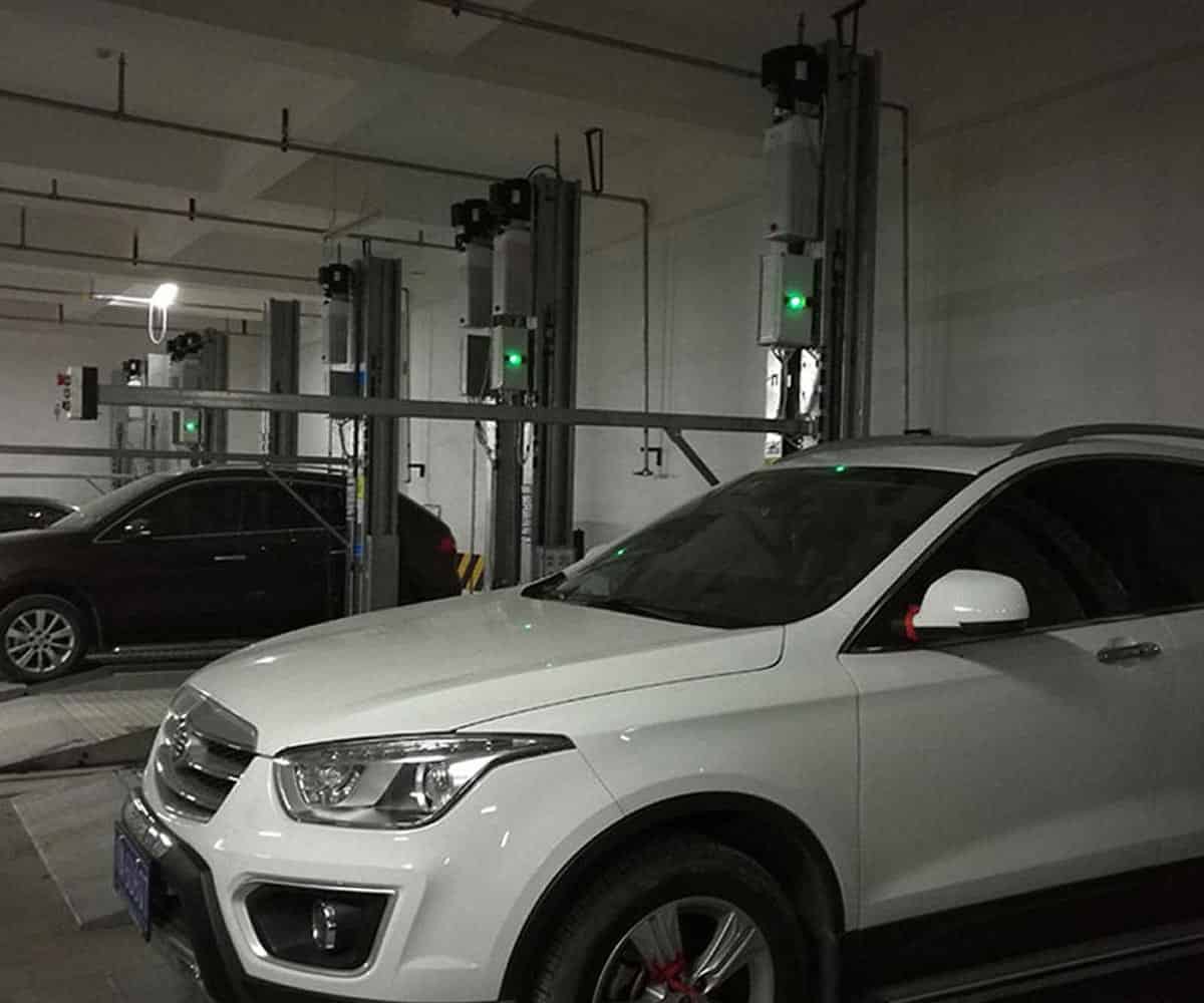 小型雙層5車位的立體車庫(kù)工作原理